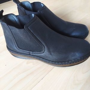 Solo Parker 600 Men's Ankle Boot. Size 10 Color Black